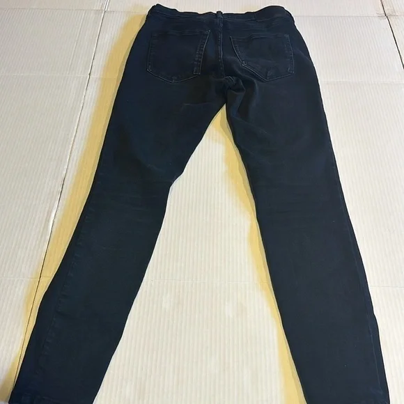 Everlane black wash skinny jeans with pockets in front and back & zipper 28 reg - Picture 7 of 9
